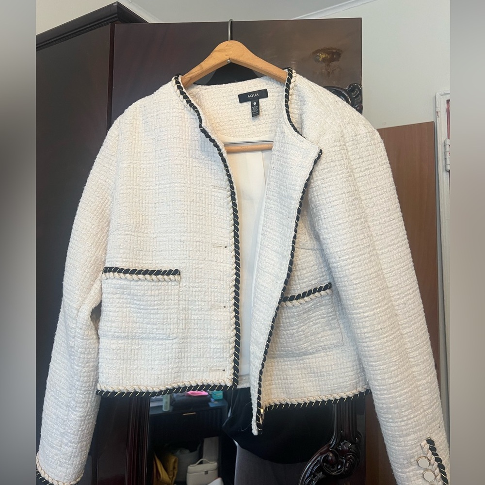 Women’s AQUA Tweed jacket. Black and white
